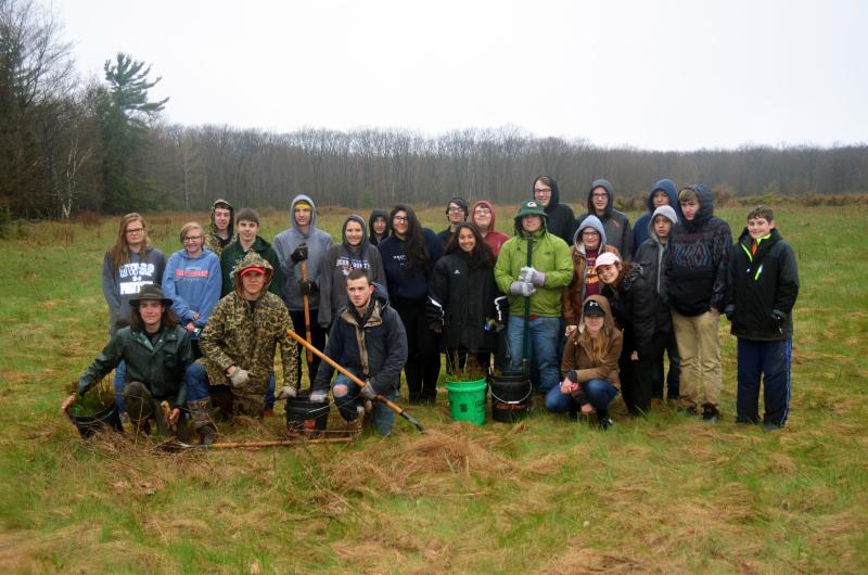 Tree Planting SBHS Lautenbach Woods 20170427 _70_ by J Schartner EMAIL size